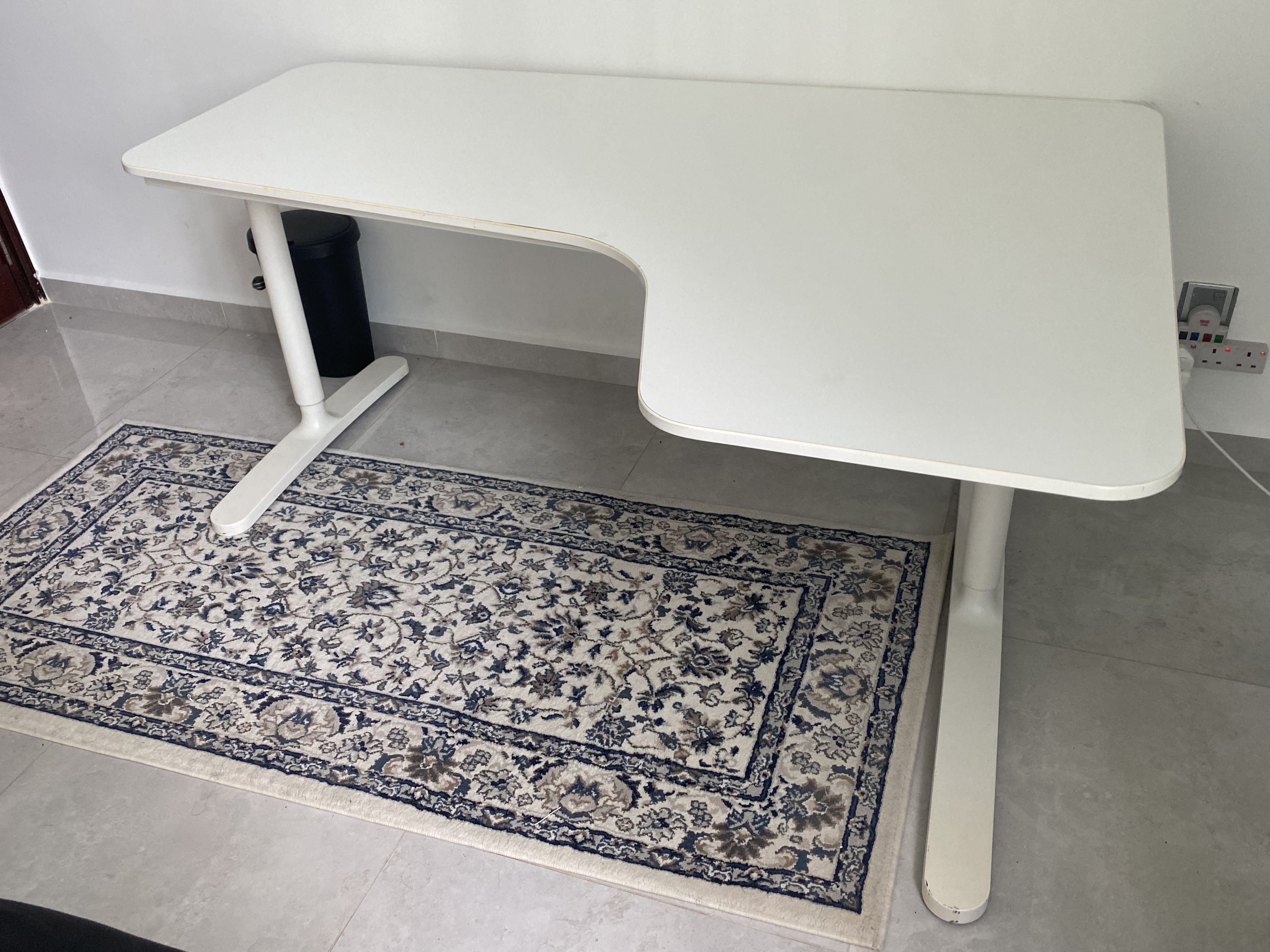 BEKANT IKEA right side corner table with adjustable height legs