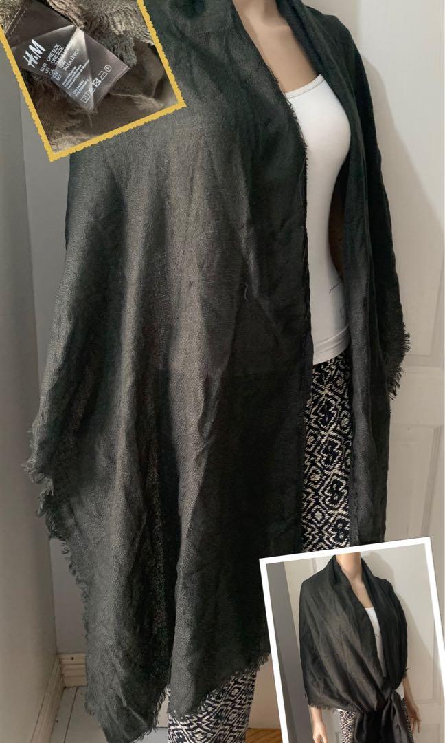 Blanket Scarves/Shawl oversize/Branded (Category: Scarves) located in San Juan City. Submitted by matchlessgetup.ph (Listing ID 1173647092, Image 3). Description: Preloved from US. In good condition. Branded shawl blankets. Oversize scarves Unisex 300 each Perfect for winter countries. Multi usage(beach shawl/mini blankets/etc.) Nice color that can goes well with different colors of clothes u wear. Made from good quality materials. A must have if