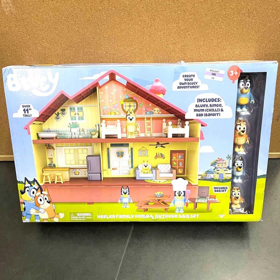  Bluey Mega Bundle Home, BBQ Playset, and 4 Figures