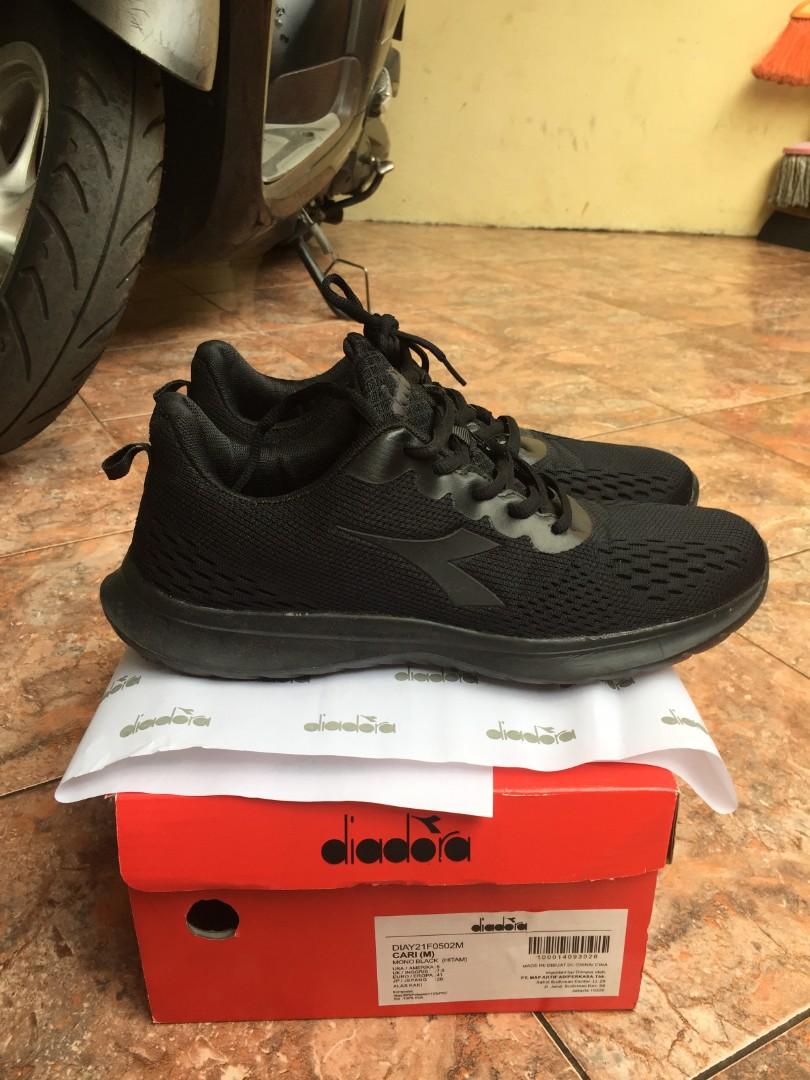 Diadora running hitam hotsell