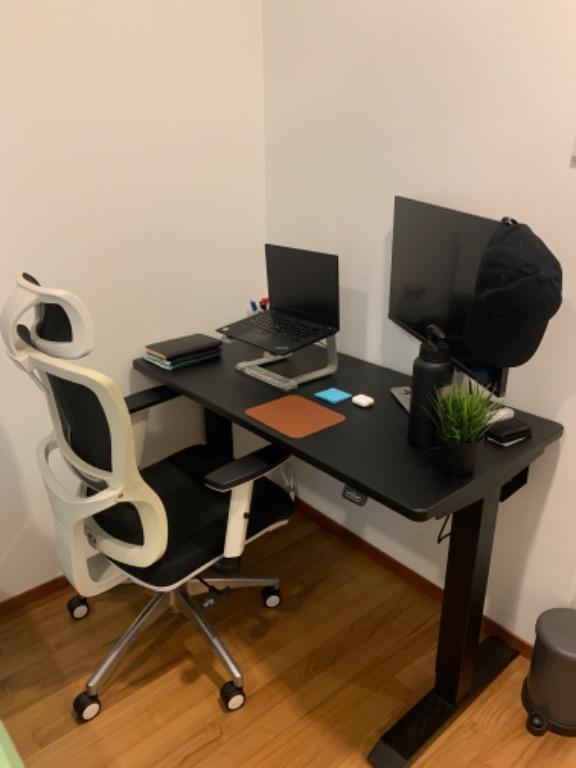 EverDesk Table with free Dell desktop monitor , Furniture & Home Living ...