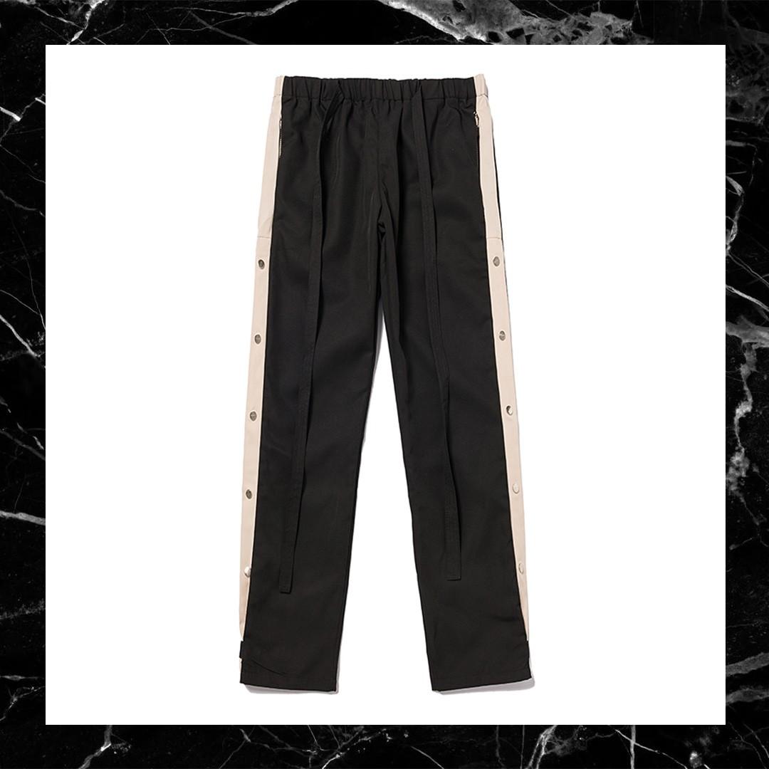 FOG Essentials (Category: Trousers) located in Kuala Lumpur. Submitted by iisyraq (Listing ID 1173746740, Image 1). Description: 💧FOG Essentials 6th Season Pants💧 • Code: RC23 • WhatsApp to check size availability • Pre-order 15-17 working days • Postage: RM10 SM// RM 15 SS 📍What you see what you get 📍50% deposit accepted (No cancellations) 📍Brand new with packaging ⚠️WhatsApp us the code to order! (Link below)⚠️ https://wa.link/o4ynnx ⚠️Tel