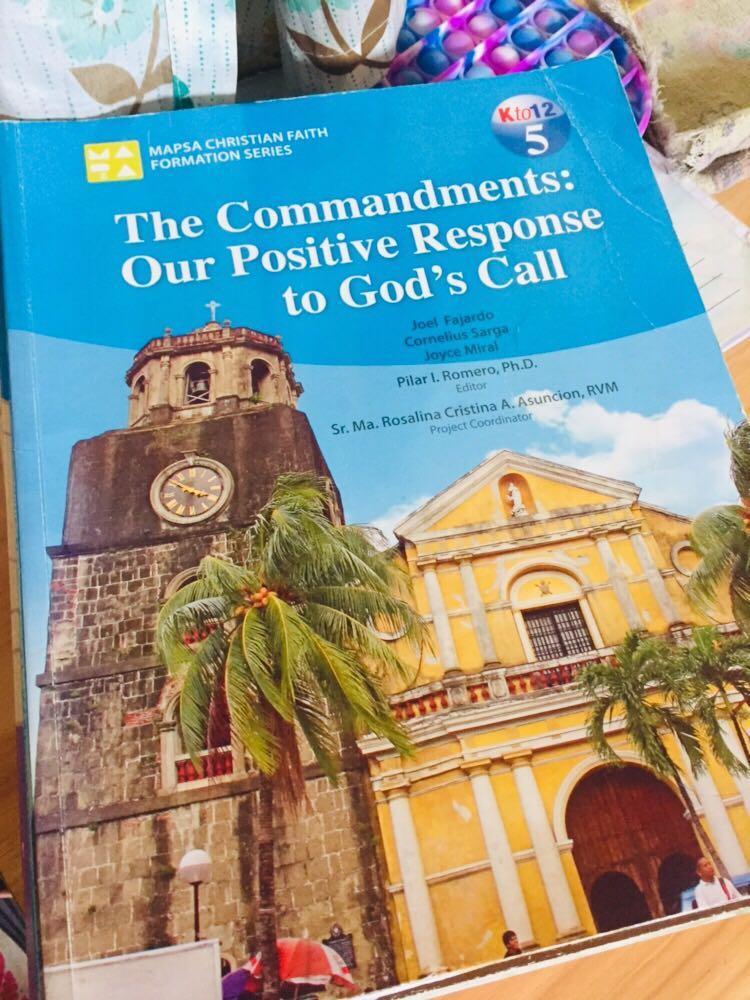 Grade 5 books (Category: Textbooks) located in Marikina City. Submitted by wookie23 (Listing ID 1173657625, Image 3). Description: Grade 5 books-Good as new Christian living-350 Gawi-370 EPP-390(sold) Mapeh(Sold) Pm lang po.Ty.