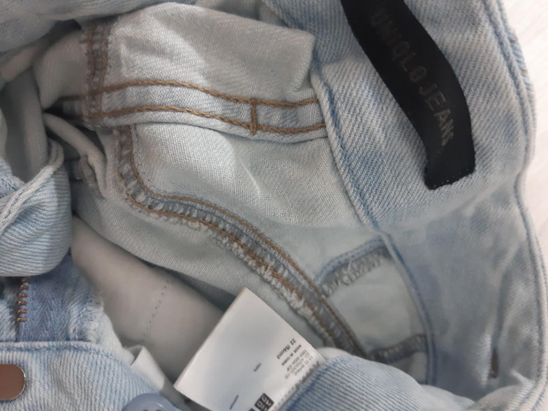 High rise belted Uniqlo jeans (Category: Jeans) located in Makati City. Submitted by Anrol0 (Listing ID 1173611226, Image 2). Description: .