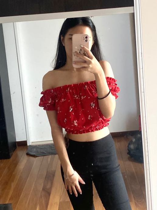 H&m floral off discount the shoulder top