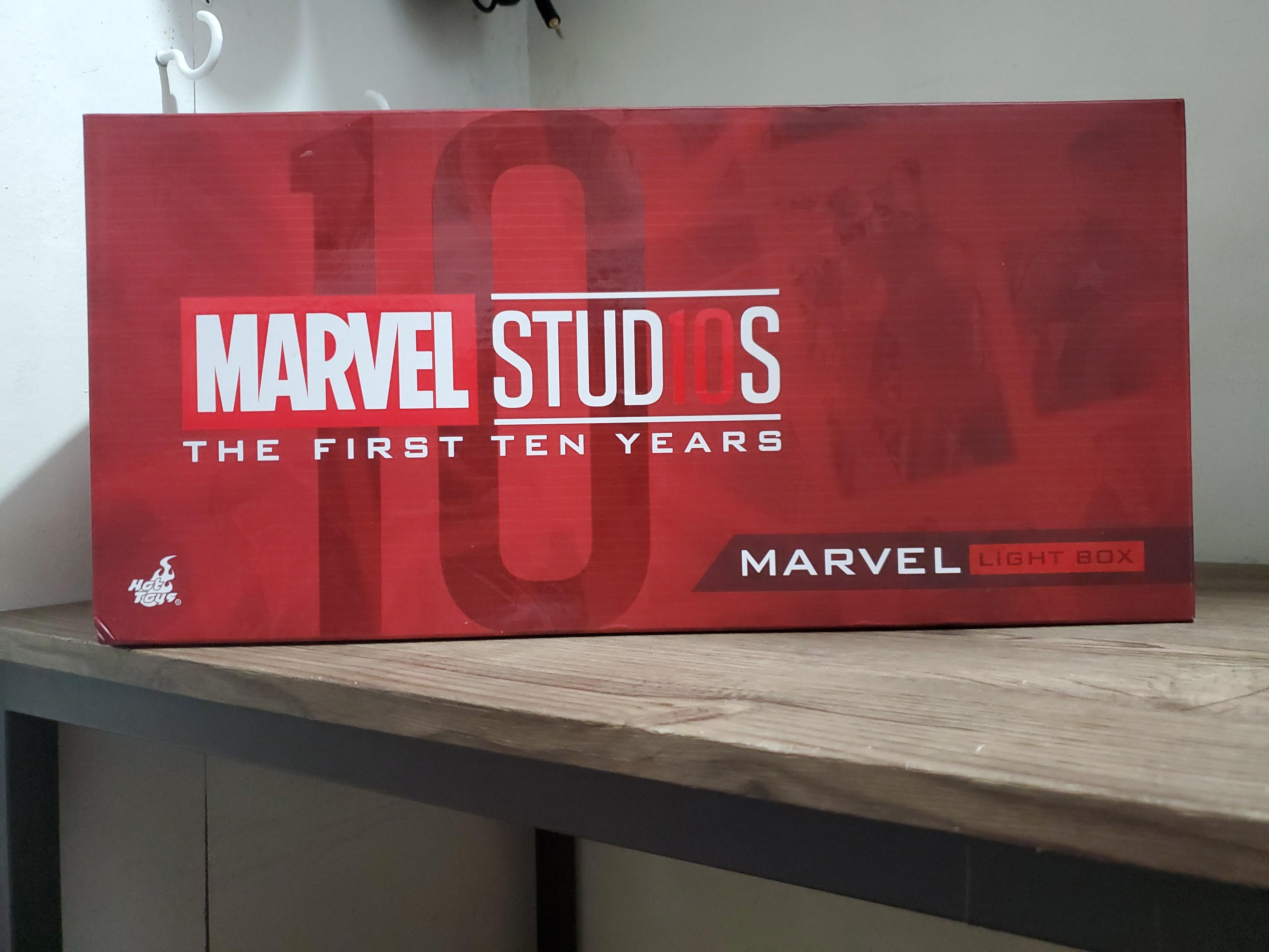 Hot Toys MARVEL STUDIOS THE FIRST TEN YEARS "MARVEL" LIGHT BOX 