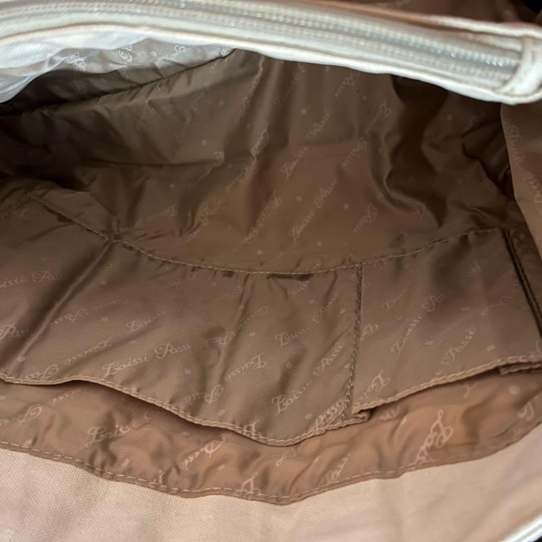 Laisse Passe Canvass Shoulder Bag (Category: Shoulder Bags) located in Valenzuela. Submitted by hey_sera (Listing ID 1173748751, Image 2). Description: Laisse Passe Canvass Shoulder Bag Lots of compartment Durable / Washable Still in good condition Php 300.