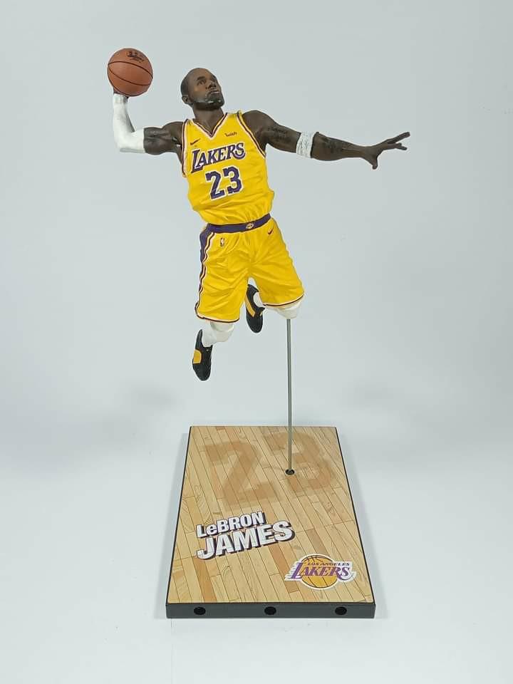 Mcfarlane nba 2k19 store lebron james