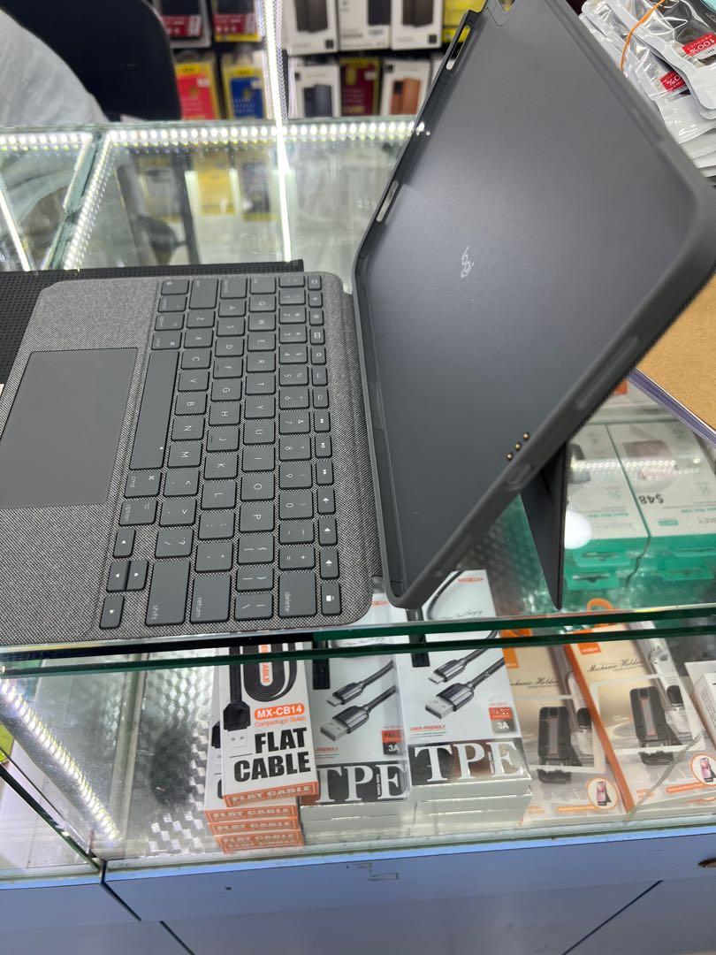 Logitech keyboard for iPad Air 4, Mobile Phones & Gadgets, Tablets