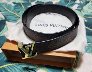 New W/Box Limited Edition Louis Vuitton LV Black Leather belt, Size  34"-38"