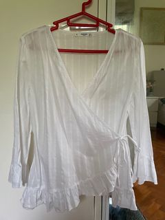 (Category: ) located in . Submitted by yasmin.preloved (Listing ID 1173653396, Image 1). Description: .