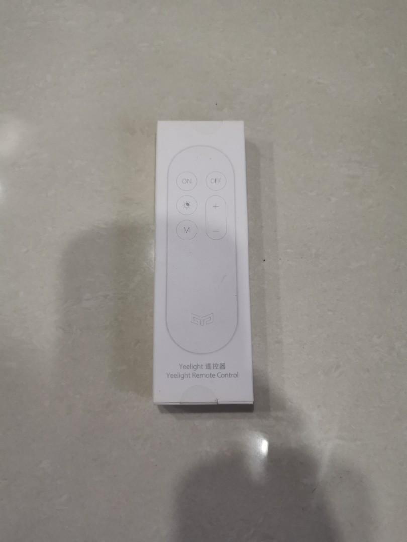 Misc adapters (Category: Computer Parts) located in Singapore. Submitted by dailou15 (Listing ID 1173665201, Image 2). Description: yee light remote is brand new 10 Mini Displayport to vga 15 Thunderbolt to gigabit ether et adapter 15.