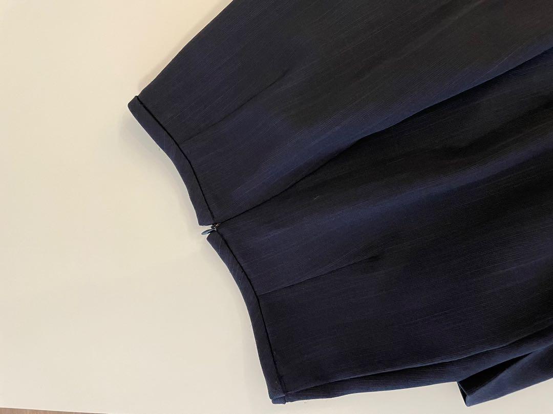 Navy Blue High Waisted Tailored Trouser Pants (Category: Other Bottoms) located in Manila. Submitted by classicfinds (Listing ID 1173617356, Image 3). Description: Brand new, never worn as it isn’t my size Fits 25-26 in waist Length: 36 in, note that it’s high waisted Zip up enclosure Super nice high rise! Wish it was my size but it doesn’t fit me .