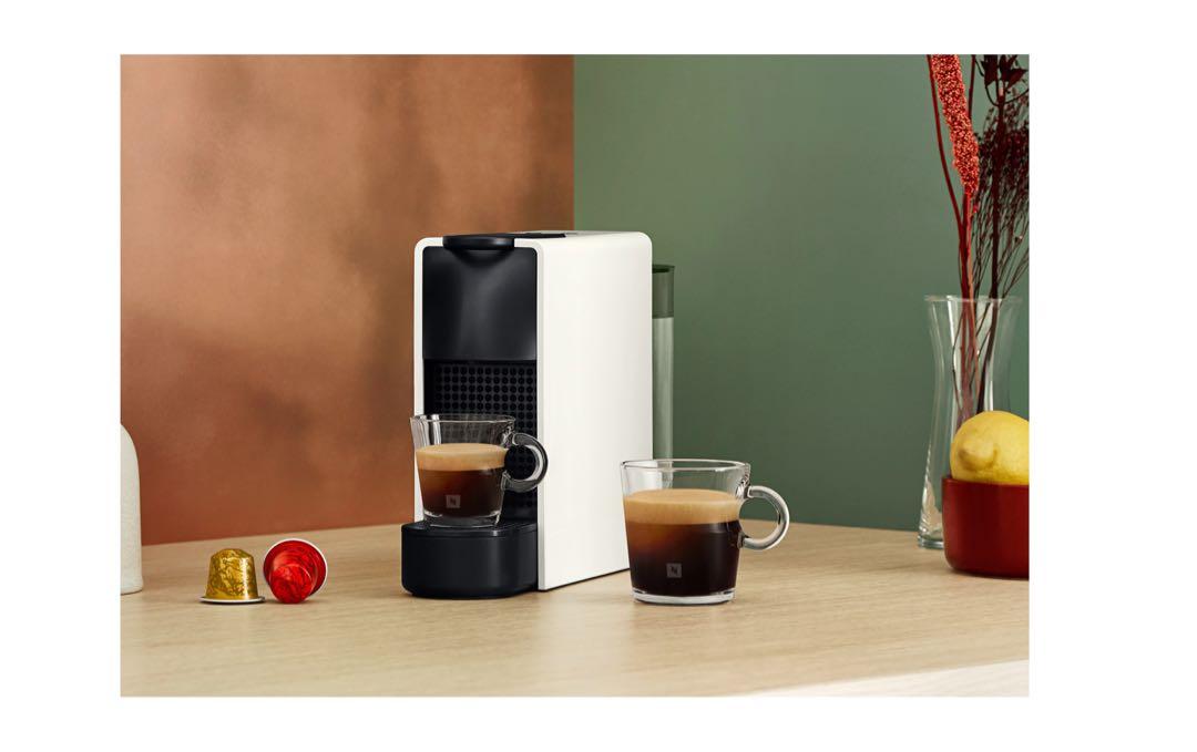 Nespresso Essenza Mini Pure White with Aeroccino3 Milk Frother Black