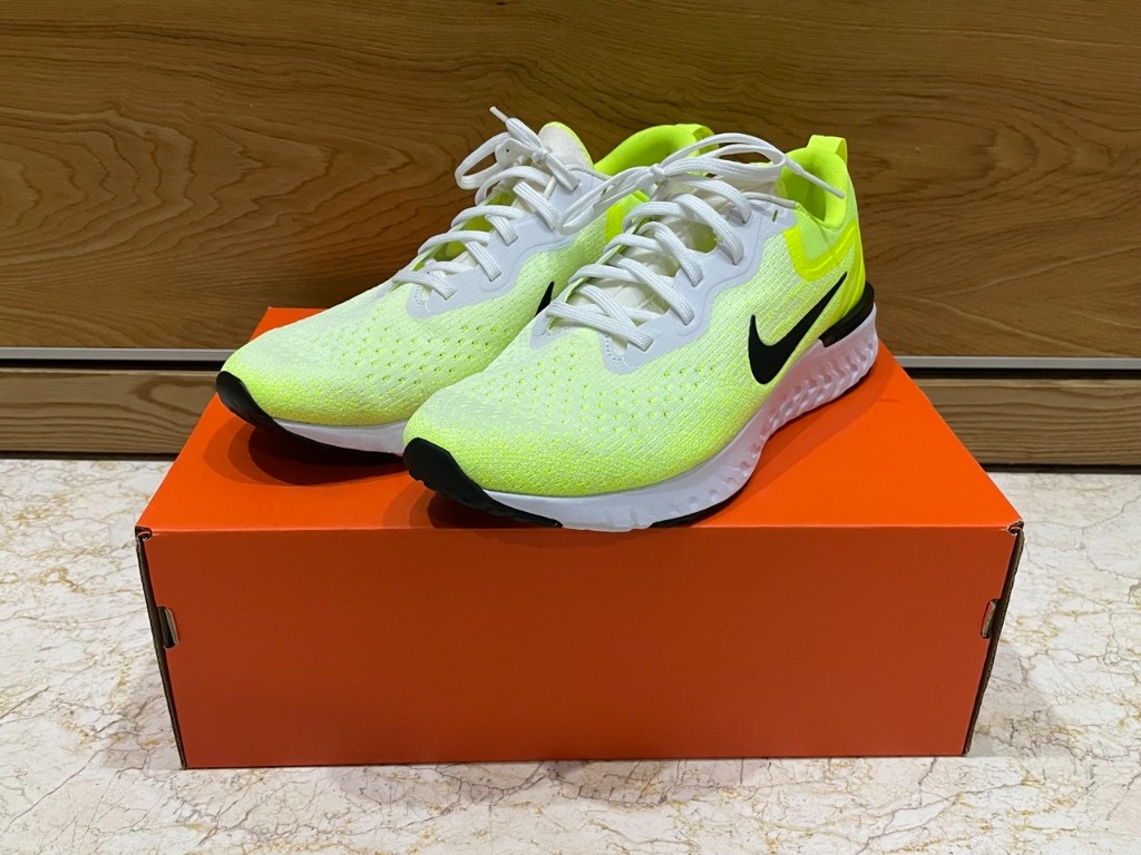 Men's odyssey react running top shoes white and volt