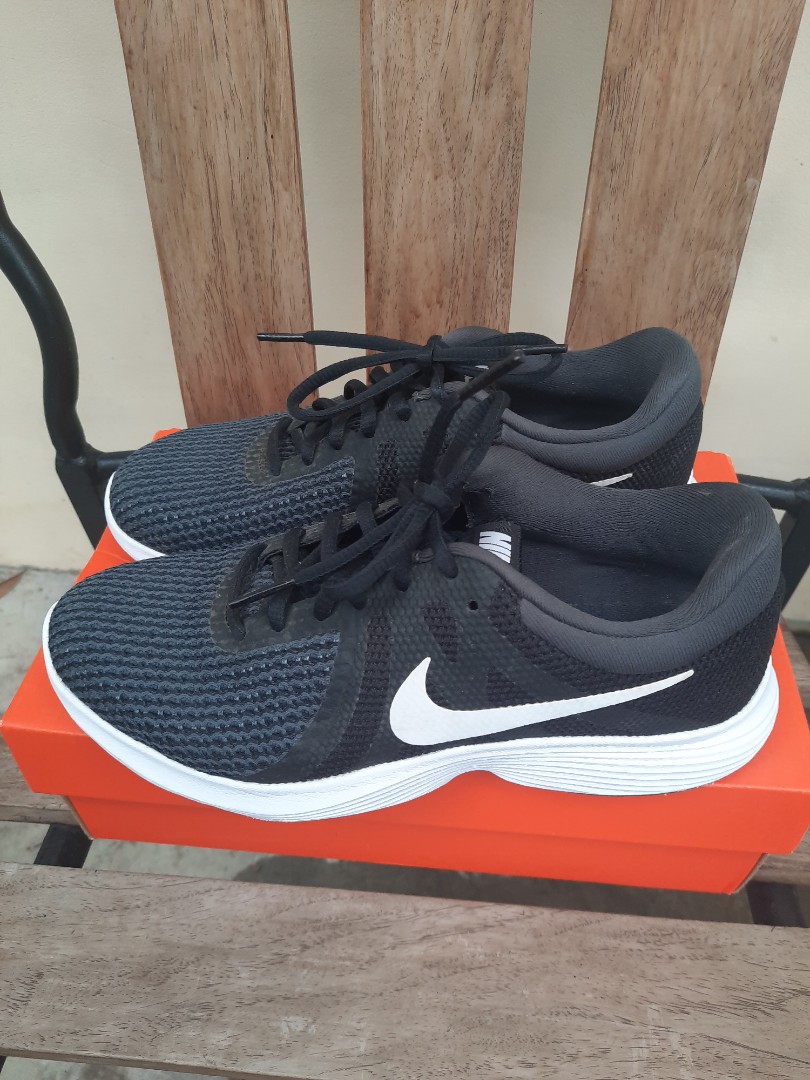 womens nike revolution 4
