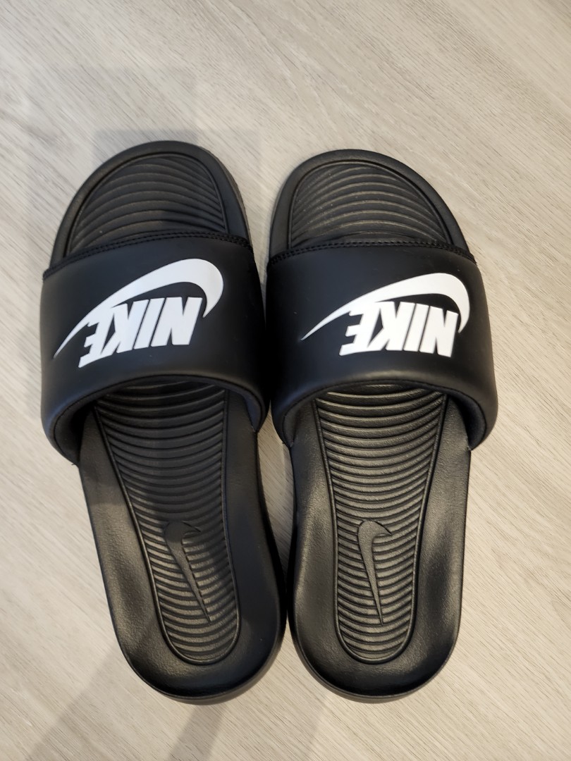 Nike Slides Size 9 US 42 UK Men s Fashion Footwear