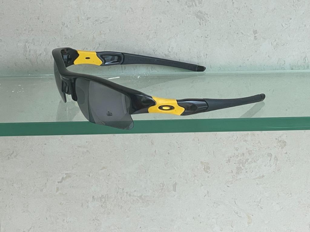 Oakley Flak Jacket XLJ Livestrong Lance Armstrong Sunglasses, Men's  Fashion, Watches  Accessories, Sunglasses  Eyewear on Carousell