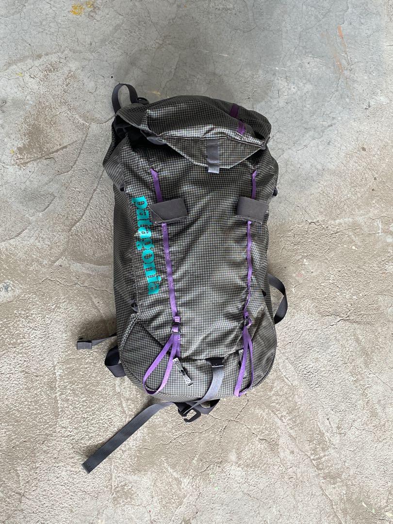 Patagonia ascensionist hotsell 40l backpack