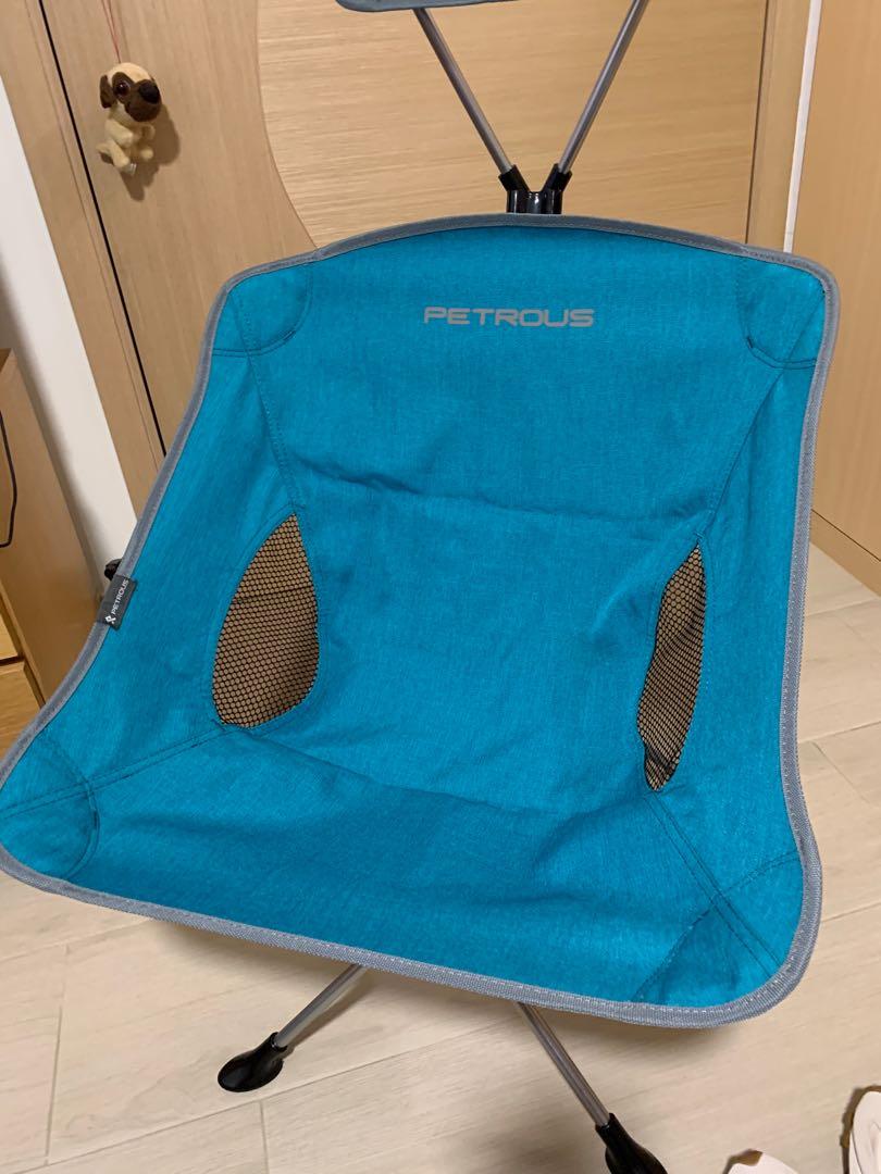 Petrous with headrest camping chair