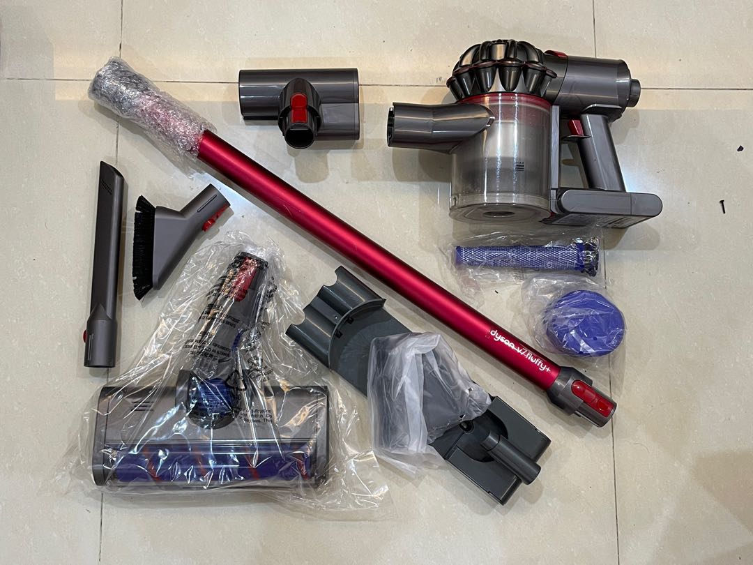 Refurb Dyson V7 Vacuum cleaner with new 