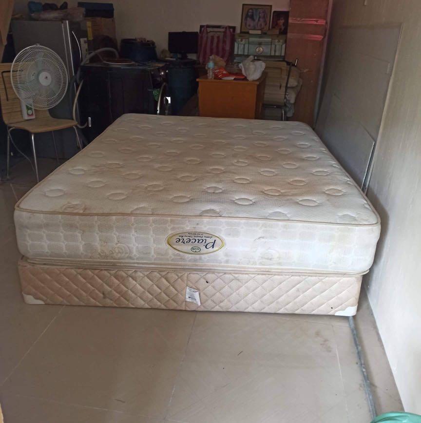 RUSH SALEM FAMILY SIZE BED, Furniture & Home Living, Furniture, Bed