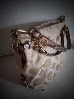 (Category: ) located in . Submitted by goreeshop (Listing ID 1078571017, Image 1). Description: .
