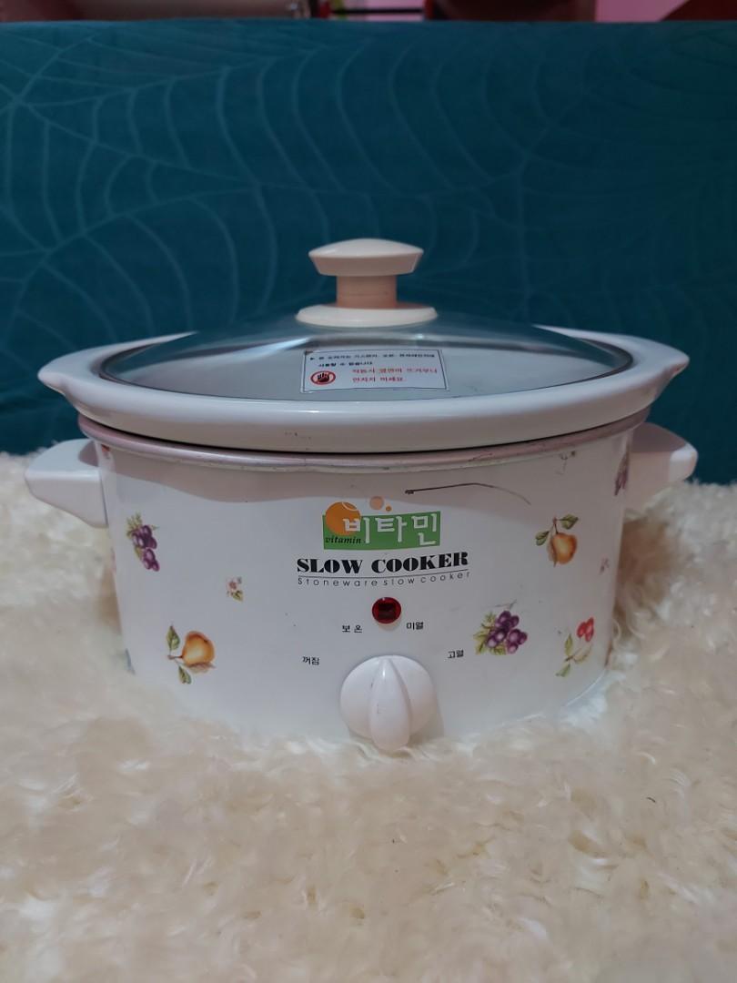 Slow Cooker (Category: Cookware & Accessories) located in Las Pinas. Submitted by danechanel (Listing ID 1173750207, Image 1). Description: Preloved Slow Cooker from Japan.