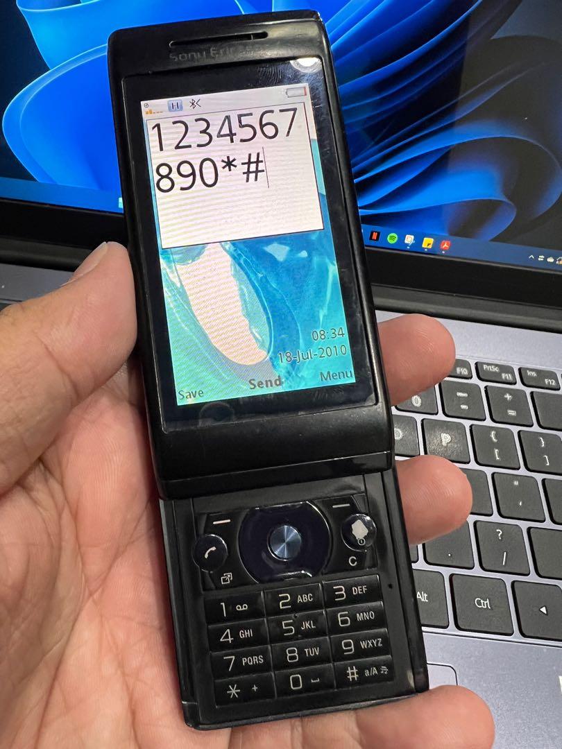 Sony Ericsson Aino (Category: Early Generation Mobile Phones) located in Dasmarinas. Submitted by jpr132 (Listing ID 1173571659, Image 2). Description: Sony Ericsson Aino Smart locked unit Good battery life Nice camera Solid slider phone Multimedia device Issues: Smart locked Cosmetics Unit only MoP: Gcash, BPI Lalamove or LBC.