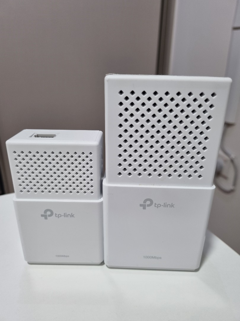 TPLink TLWPA7510 AV1000 Gigabit Powerline AC WiFi Extender Kit, TV