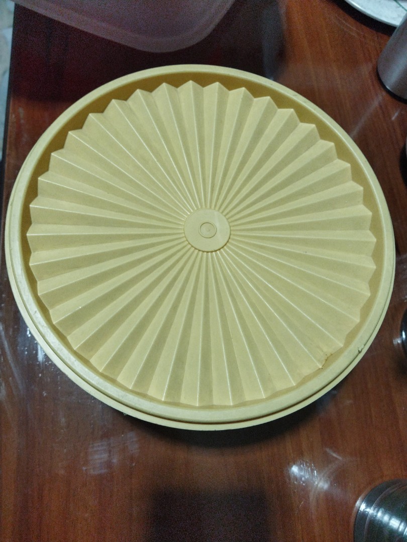 Tupperware round storage, Furniture & Home Living, Kitchenware