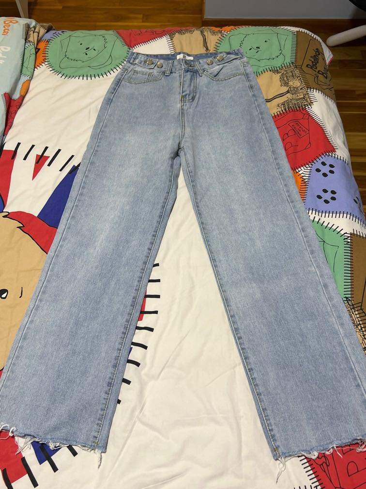 White leg jeans, Women's Fashion, Bottoms, Jeans & Leggings on Carousell