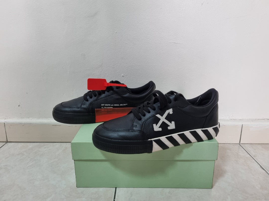 WTS Off White Black Vulcanized Low Sneaker, Men's Fashion, Footwear,  Sneakers on Carousell