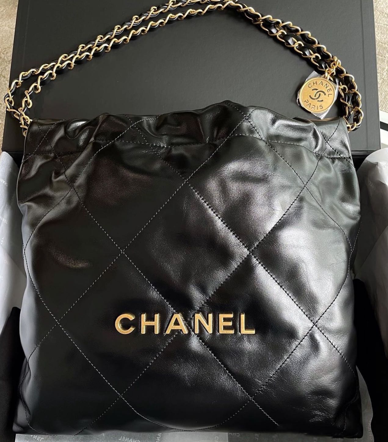 🆕 AUTHENTIC CHANEL 22 BAG SMALL BLACK CALFSKIN IN GOLD HARDWARE