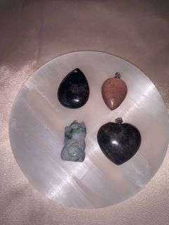 (Category: ) located in . Submitted by peachycactus (Listing ID 1173819065, Image 1). Description: .