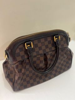 (Category: ) located in . Submitted by classy.closet (Listing ID 1173911076, Image 1). Description: .