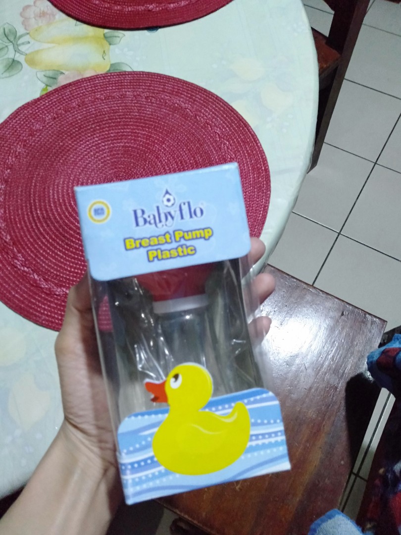 Babyflo manual breast pump outlet