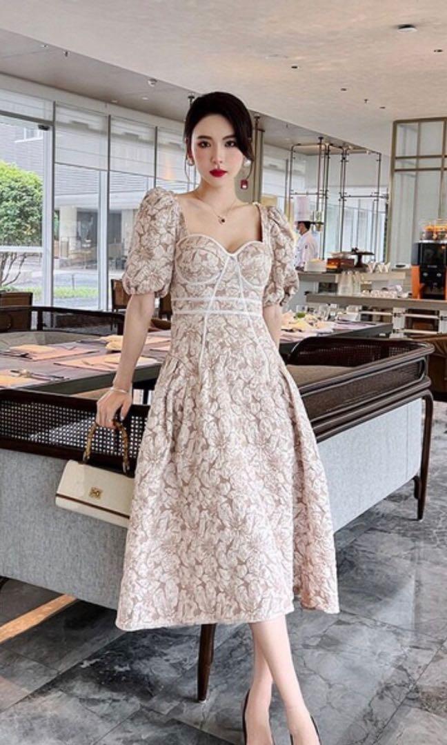Beige vintage dress sales