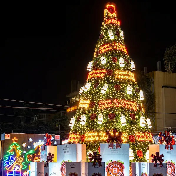 Best Outdoor Giant Christmas Tree, Furniture & Home Living, Home Decor