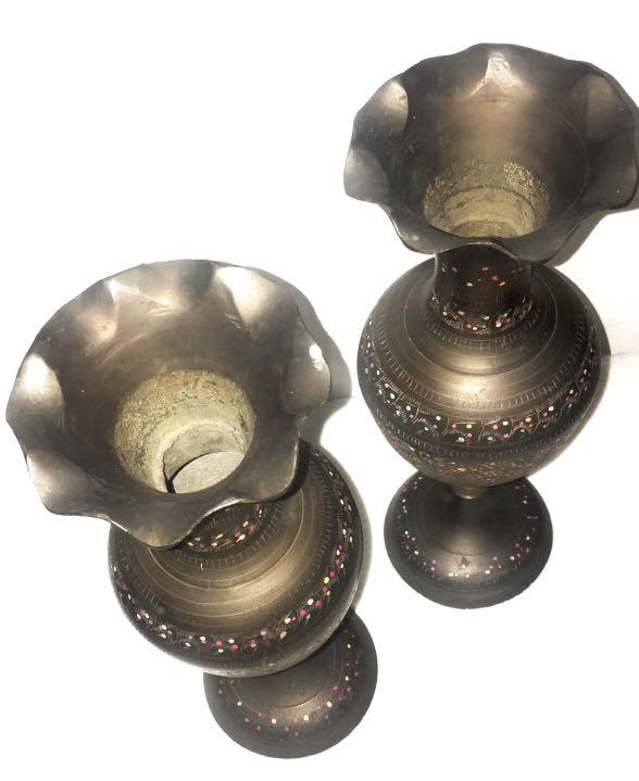 Brass vases (Category: Vases & Decorative Bowls) located in Quezon City. Submitted by dobe2017 (Listing ID 1173894755, Image 2). Description: Pair of Vintage Brass Vases Check details on pictures.
