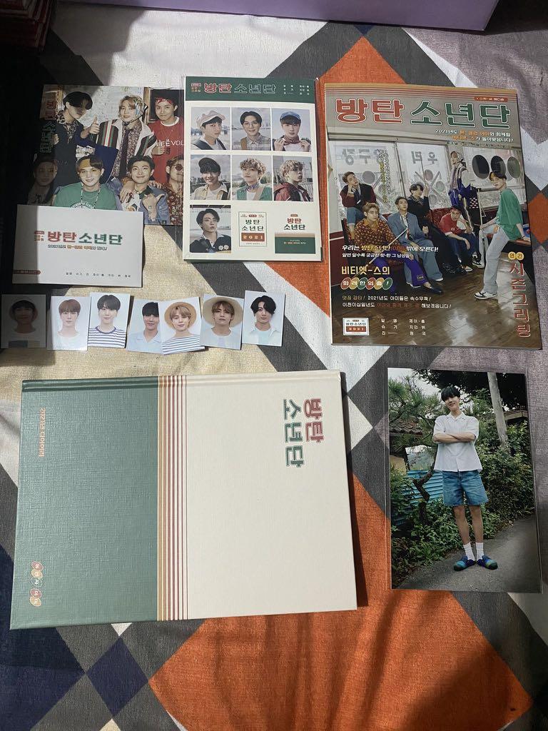 BTS SEASONS GREETINGS 2021 - BTS SG (Category: K-Wave Merchandise) located in Mandaluyong City. Submitted by bcseoulfinds (Listing ID 1173883941, Image 2). Description: Wts lfb help RT 🙏🏻 BTS 2021 seasons greetings FULL SET With 4x6 photo: JHOPE ✨yung box lang sa loob wala yung parang tray na packaging patungan ng turntable thingy and yung styro ang wala. Otherwise, the outbox is good (can send more pics) 💰Php 1350‼️ 📦ggx/sdd 💵gcash 📩 dm to