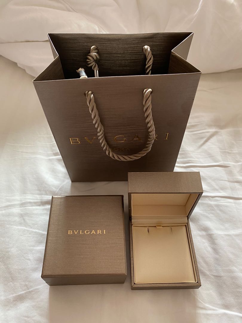 Bvlgari necklace on sale box