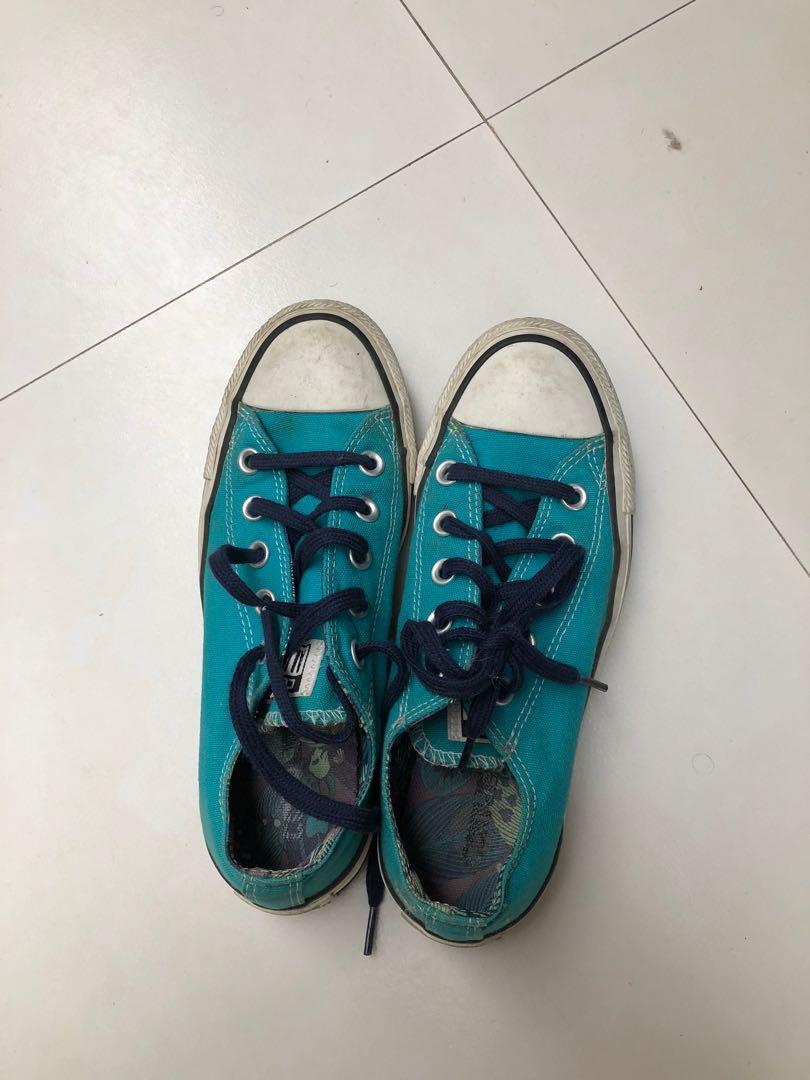 Coverse turquoise (Category: Sneakers) located in Cainta. Submitted by GoodFinds_PH (Listing ID 1173801330, Image 2). Description: Authentic converse - was given to me as as a pasalubong from the states - needs cleaning - no box - changed the shoelace, used to be 3 diff kinds of shoelaces (printed, plain, metallic you can see inside where i cut it) - what you see is what you get -price slightly nego Rfs Too many shoes and too big for me .