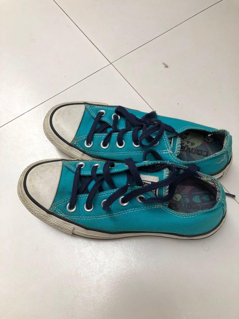 Coverse turquoise (Category: Sneakers) located in Cainta. Submitted by GoodFinds_PH (Listing ID 1173801330, Image 1). Description: Authentic converse - was given to me as as a pasalubong from the states - needs cleaning - no box - changed the shoelace, used to be 3 diff kinds of shoelaces (printed, plain, metallic you can see inside where i cut it) - what you see is what you get -price slightly nego Rfs Too many shoes and too big for me .