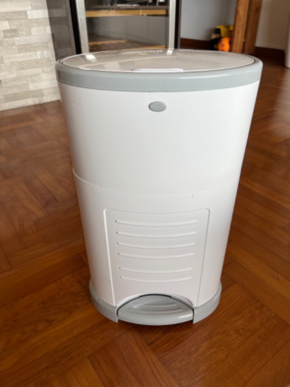 Dekor mini diapers disposal bin, Babies & Kids, Bathing & Changing