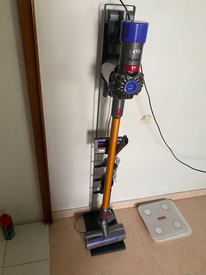 Dyson v8 full set with stand, TV & Home Appliances, Vacuum Cleaner