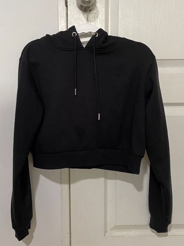 Factorie black crop hoodie Women s Fashion Tops Longsleeves on Carousell