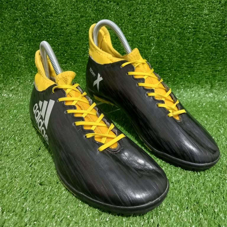futsal shoes adidas X16.3 Fesyen Pria Sepatu Lainnya di Carousell
