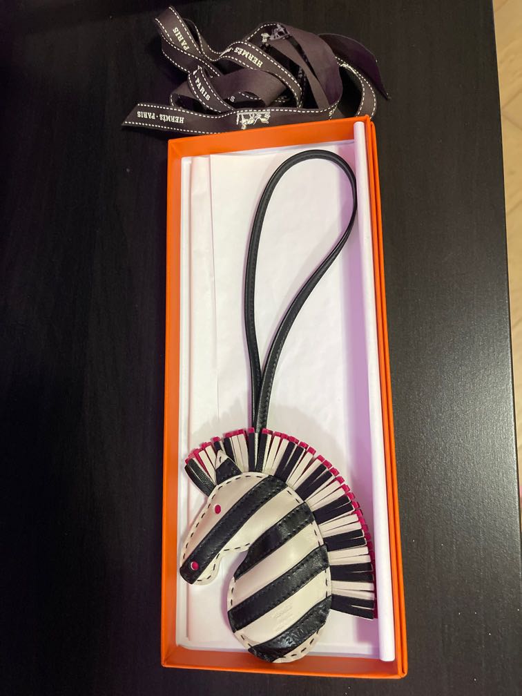 Hermes geegee zebra charm, 名牌, 飾物及配件 Carousell