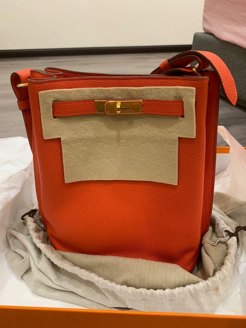 HERMES Togo So Kelly Leather Bag in Orange